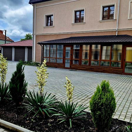 Апартаменти - Історія З Вікна Kamianets-Podilskyi Exterior foto