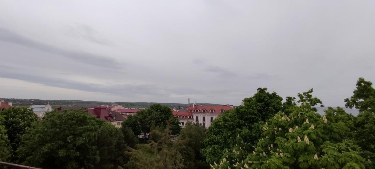 Апартаменти - Історія З Вікна Kamianets-Podilskyi Exterior foto